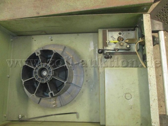 Schweißgerät Oerlikon. Alle Geräte ohne Zubehör

-Zwei Geräte ohne Drahtförderrollen

-Ein Gerät mit Drahtförderrolle welches getestet wurde (Lichtbogen zündet und Draht wird gefördert)