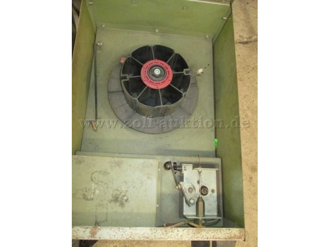 Schweißgerät Oerlikon. Alle Geräte ohne Zubehör

-Zwei Geräte ohne Drahtförderrollen

-Ein Gerät mit Drahtförderrolle welches getestet wurde (Lichtbogen zündet und Draht wird gefördert)