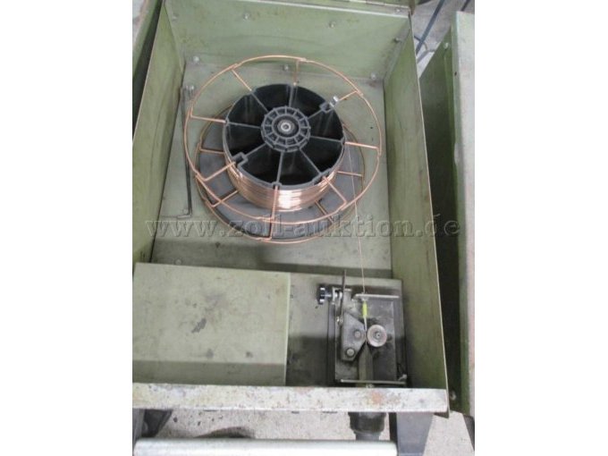 Schweißgerät Oerlikon. Alle Geräte ohne Zubehör

-Zwei Geräte ohne Drahtförderrollen

-Ein Gerät mit Drahtförderrolle welches getestet wurde (Lichtbogen zündet und Draht wird gefördert)