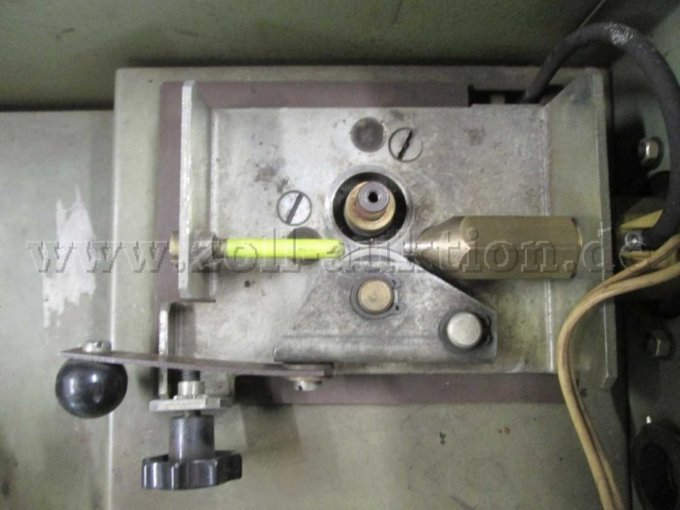 Schweißgerät Oerlikon. Alle Geräte ohne Zubehör

-Zwei Geräte ohne Drahtförderrollen

-Ein Gerät mit Drahtförderrolle welches getestet wurde (Lichtbogen zündet und Draht wird gefördert)