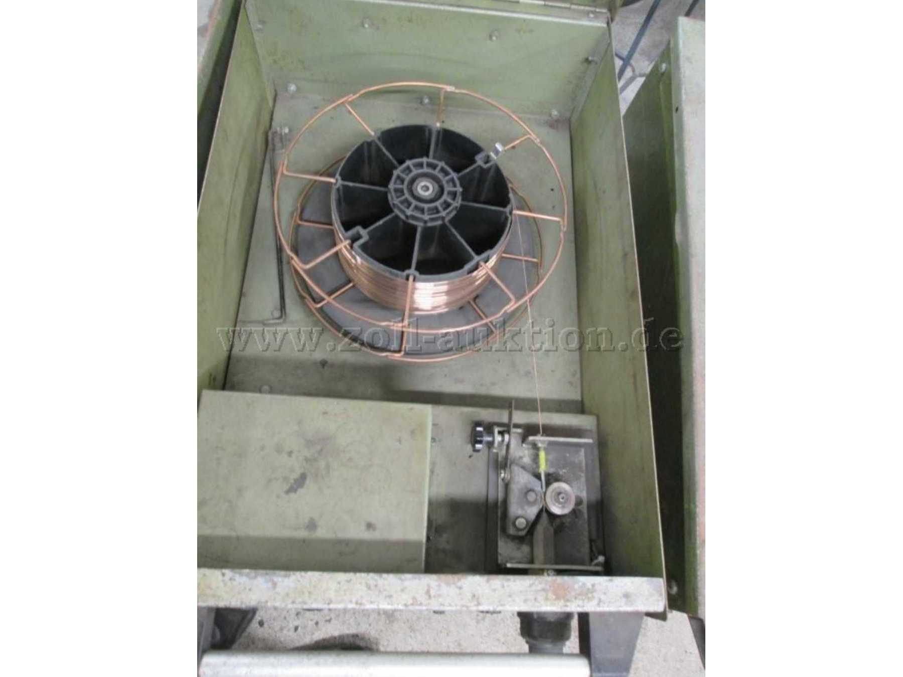 Schweißgerät Oerlikon. Alle Geräte ohne Zubehör

-Zwei Geräte ohne Drahtförderrollen

-Ein Gerät mit Drahtförderrolle welches getestet wurde (Lichtbogen zündet und Draht wird gefördert)