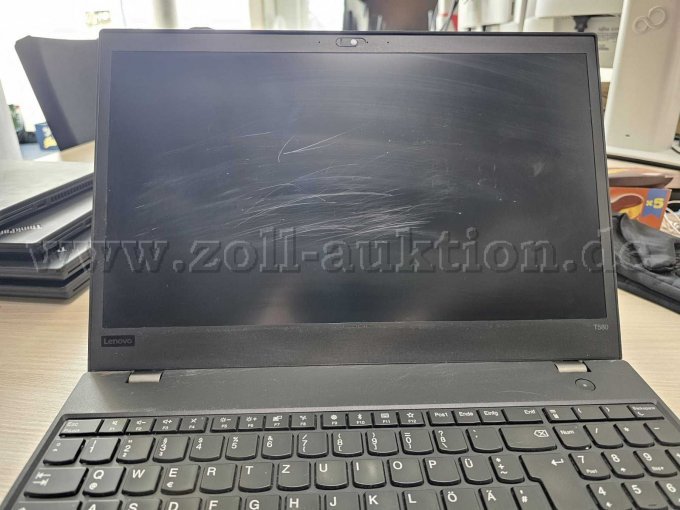 Ansicht geöffnet, tiefe Kratzer