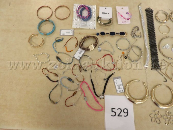 Armbänder