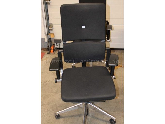 8 draaistoelen van Steelcase, model Please, tweedehands – foto 3 – kavel bij Zoll-Auktion, Berlin