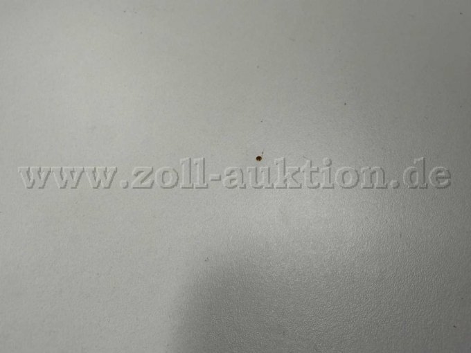 Tisch 5 Abplatzung auf der Tischplatte