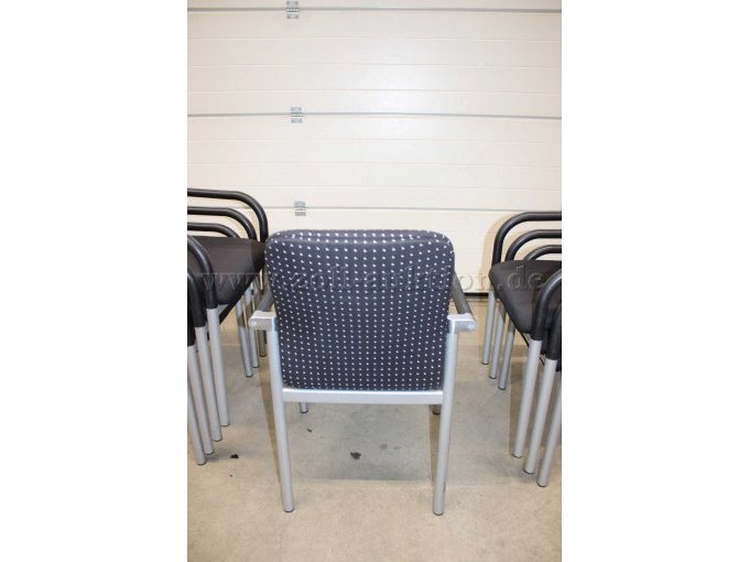 8 Besprechungsstühle des Herstellers Wiesner+Hager, stapelbar, gebraucht – foto 5 – kavel bij Zoll-Auktion, Berlin