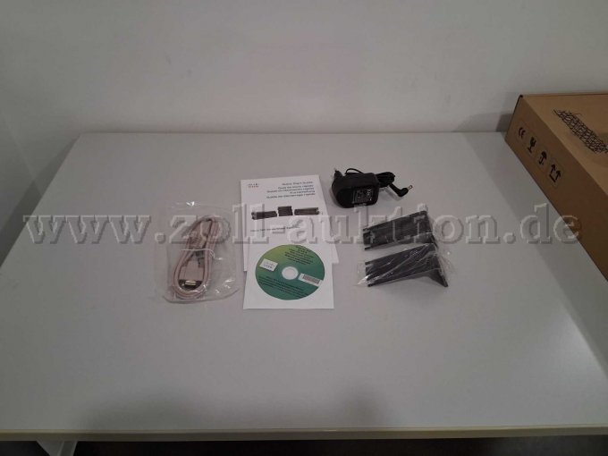 Serielles Kabel, Handbuch, CD, Netzteil, Rackmountkit