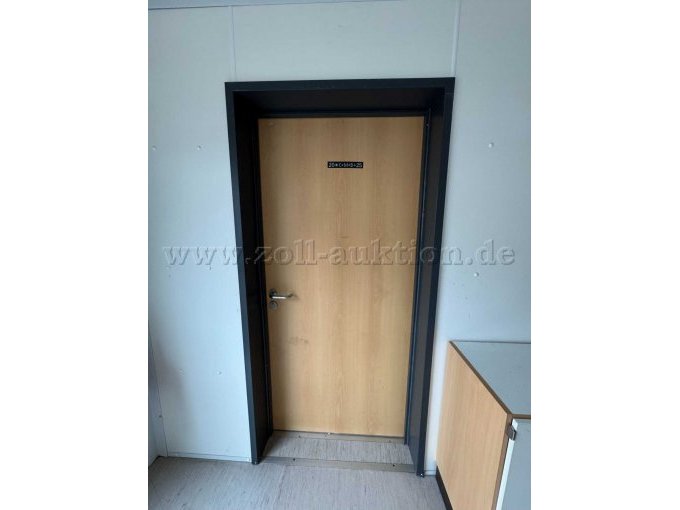 Eingangstüre Container