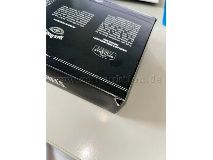 leichte Beschädigung in der Verpackung.