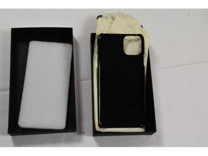 Sicht auf die Vorderseite in der geöffneten Verpackung