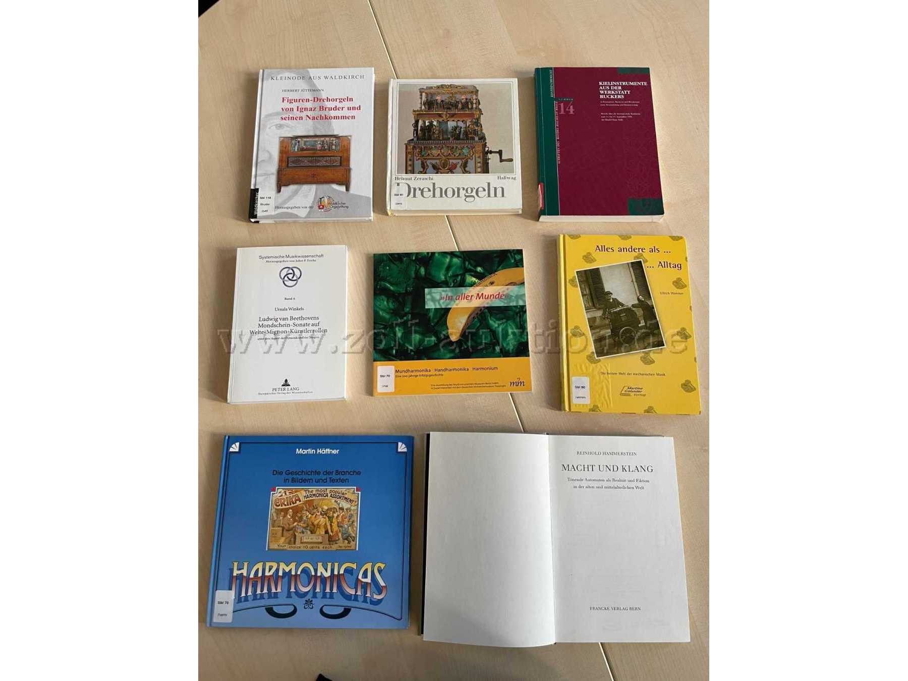 versch. Titel zu Musikinstrumenten