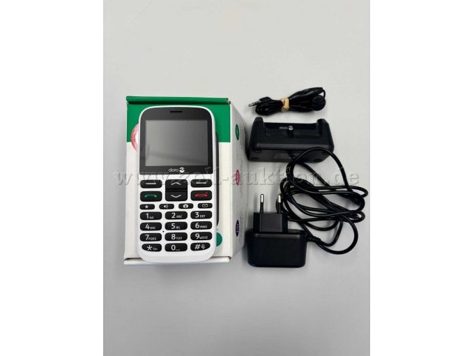 Gerät Vorderansicht auf Originalkarton und -zubehör