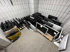 Beispieldarstellung:
Verschiedene Monitore Übersicht