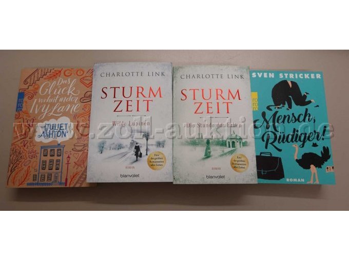 Konvolut aus 9 Büchern,
Teilansicht von 4 Büchern