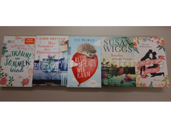 Konvolut von 9 Büchern,
Teilansicht von 5 Büchern