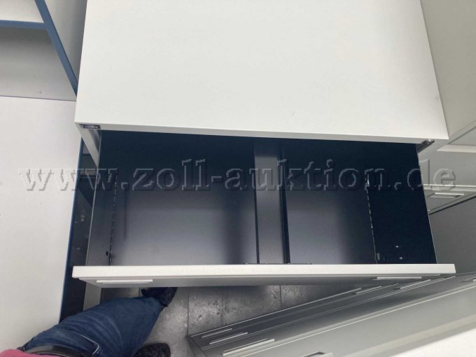 Schuladenansicht 3 Schuladen