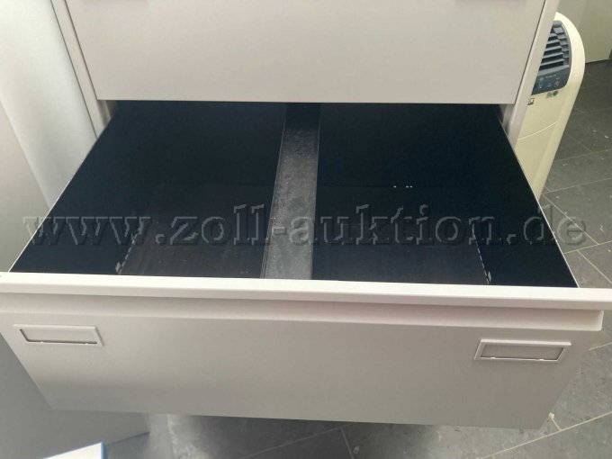 Schuladenansicht 4 Schuladen (breit)