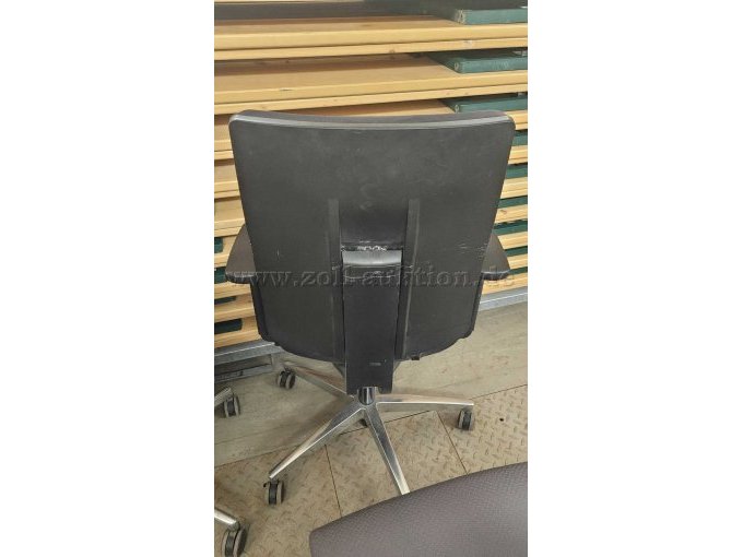 HAG-Bürodrehstuhl, verschmutzte Rückenlehne