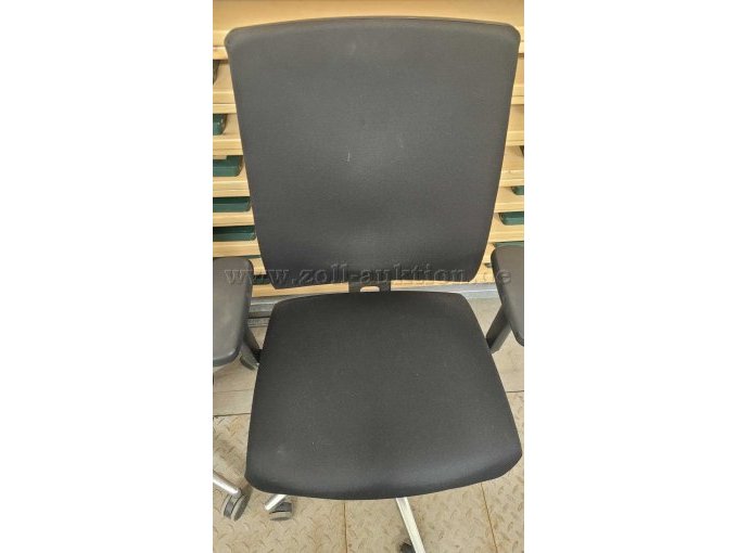 HAG-Bürodrehstuhl, abgenutzte Sitzpolster