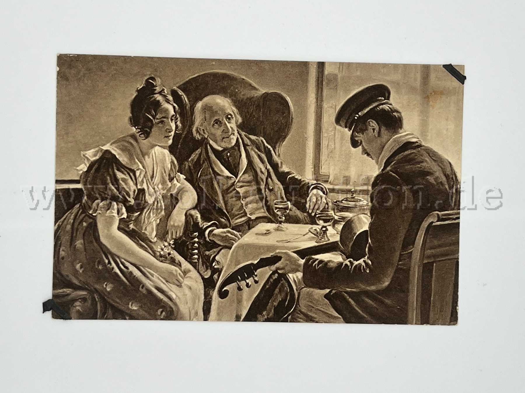 Drei Personen am Tisch