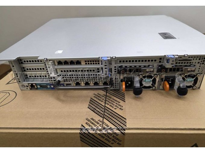 Beispielbild Server DELL PowerEdge R730xd, Rückansicht