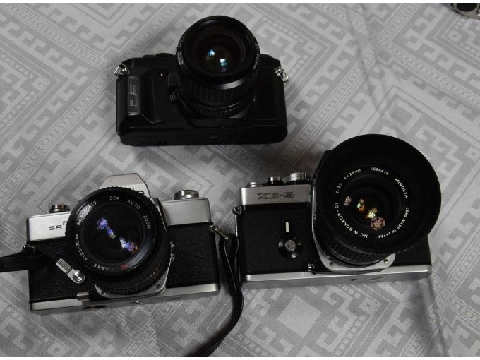 2 Kameras "Minolta" & 1 Kamera "Pentax"