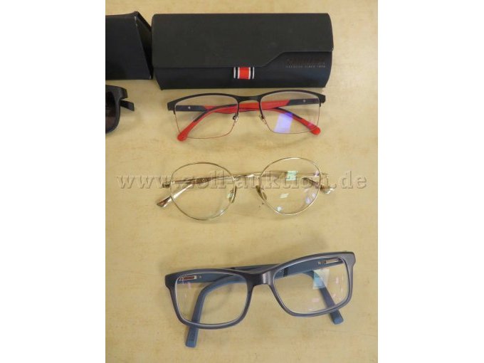 Carrera, Gucci, Tommy Hilfiger